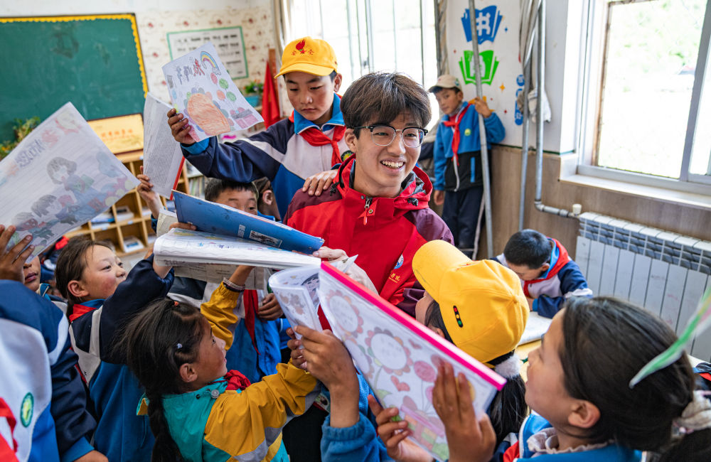 件大事” 谱写高原新篇开元棋牌试玩抓好“四(图7) 件大事” 谱写高原新篇开元棋牌试玩抓好“四(图7)