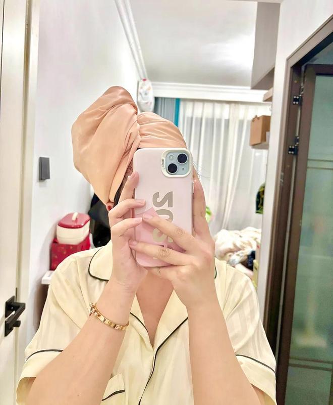 ?10分钟轻松养成女明星「绸缎发」开元棋牌洗完头自然风干还是吹干好(图5) ?10分钟轻松养成女明星「绸缎发」开元棋牌洗完头自然风干还是吹干好(图5)